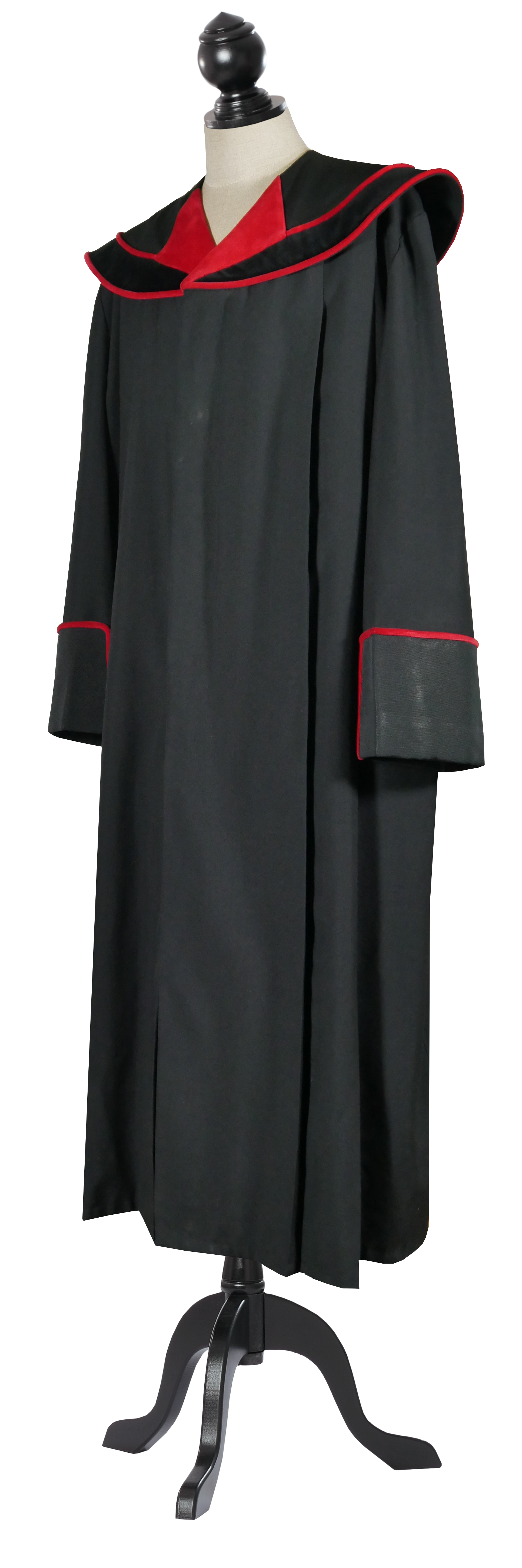 Schwarze Staatsanwaltsrobe mit rotem Samtbesatz an Kragen und Ärmelbündchen, weiter Schnitt, Seitenansicht