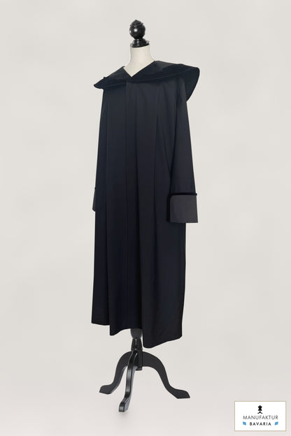 Österreichische Rechtsanwaltsrobe – Royal Regalia – Originalaufnahme mit Tuchhauszeichen