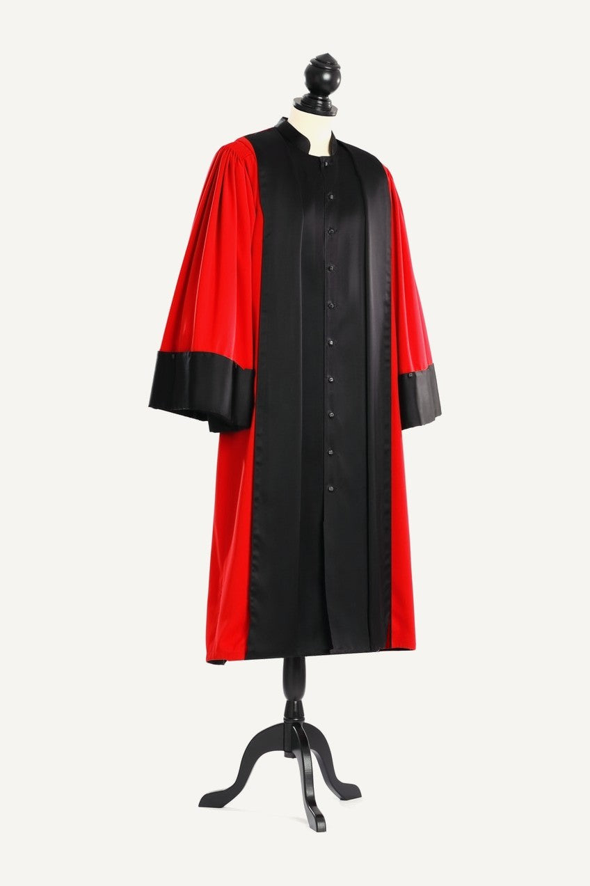 Juristische Robe Frankreich, rot und schwarz, Vorderansicht