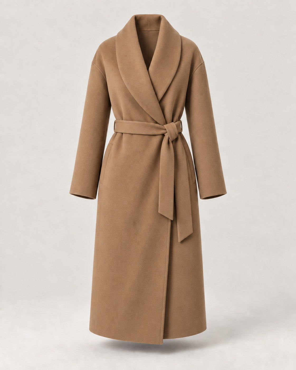 Damen-Wickelmantel in Camel mit Schalkragen und gebundenem Gürtel.